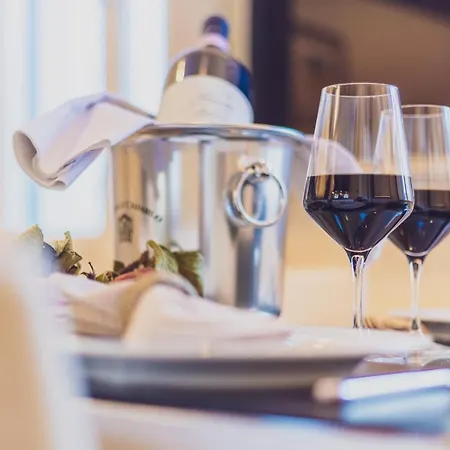 Corte D'alba - Di Charme Dedicata Ai Grandi Produttori Dei Vini Di Langa * 알바