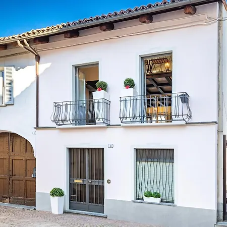 아파트 Corte D'alba - Di Charme Dedicata Ai Grandi Produttori Dei Vini Di Langa *