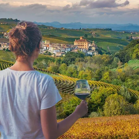 Corte D'alba - Di Charme Dedicata Ai Grandi Produttori Dei Vini Di Langa * 알바